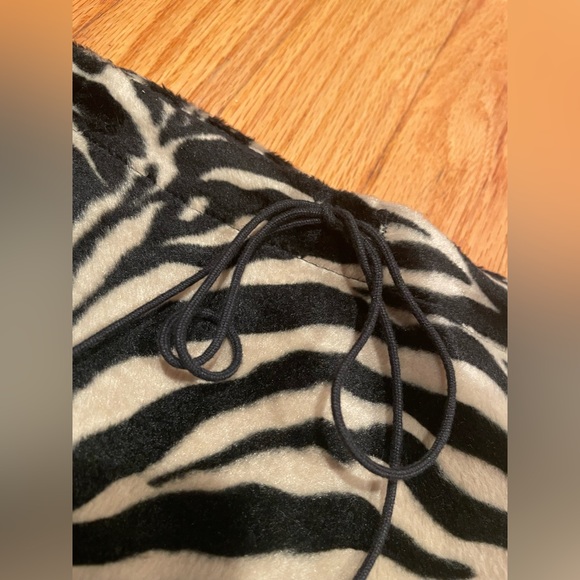 Vintage 90s Betsey Johnson Cream & Black Zebra Print Fur Skirt - Picture 4 of 8